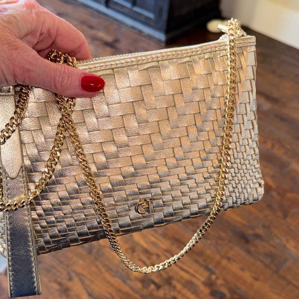 Chic Gold Woven Wristlet Clutch - Picture 6 of 6